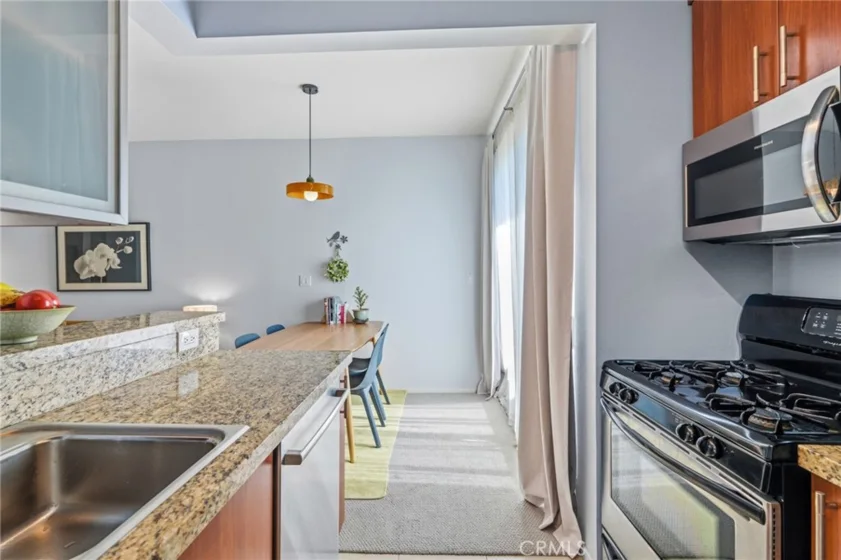 620 S Gramercy Place #211 photo 3