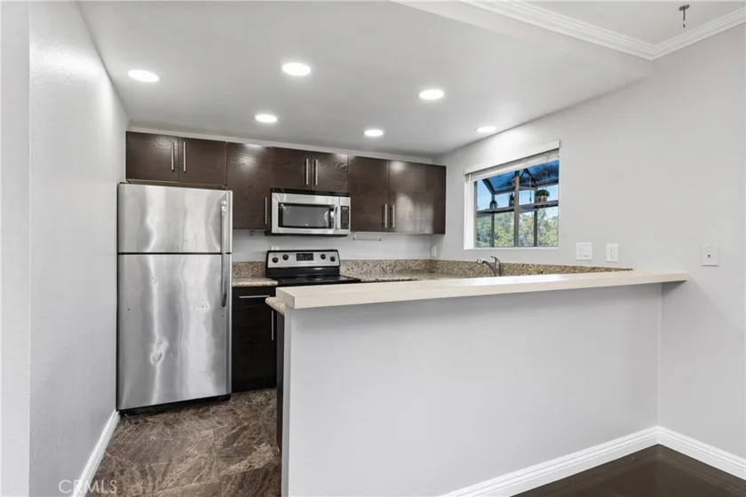 941 Elm #16 photo 3