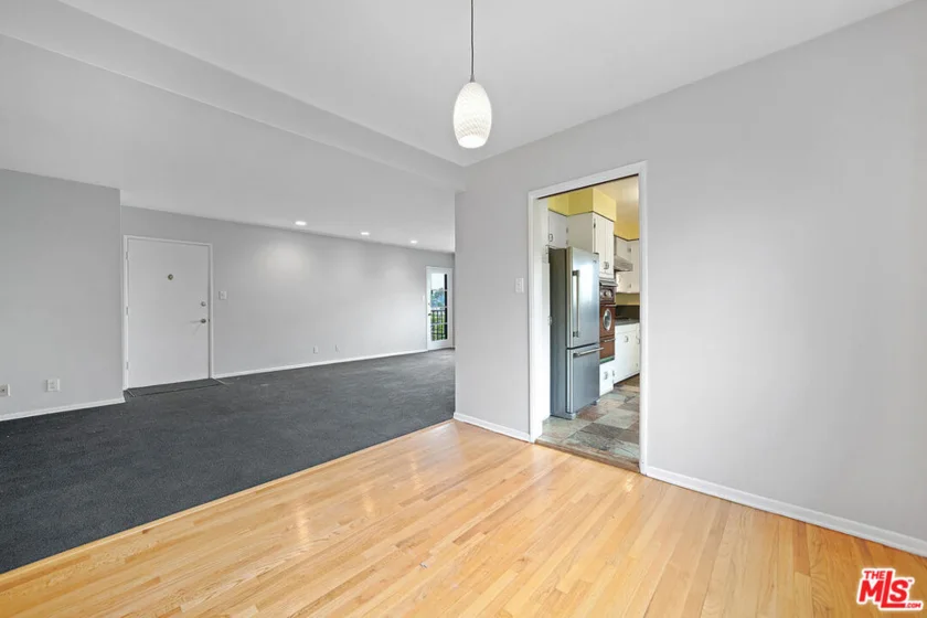 2021 Hillhurst Avenue #10 photo 1