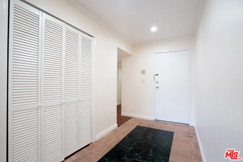 433 S Manhattan Place #108 photo 36