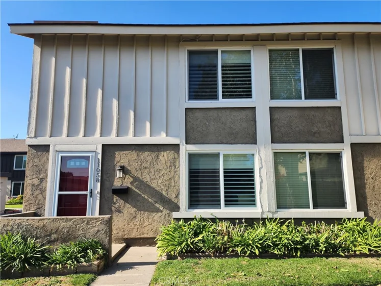 11058 Grant Way photo 1