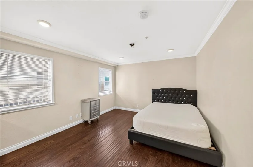 321 W. Queen St. Unit 8 photo 18
