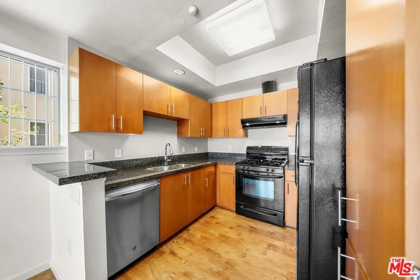 2864 Sunset Place #201 photo 12
