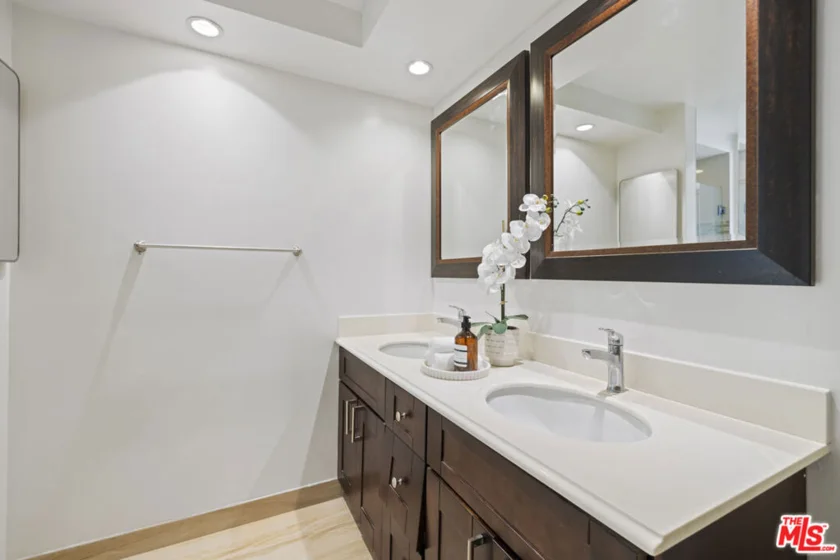 10701 Wilshire Boulevard #2202 photo 28