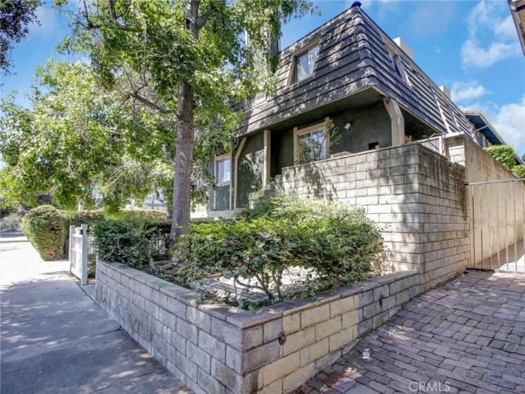 379 N Mentor Avenue #1 photo 2