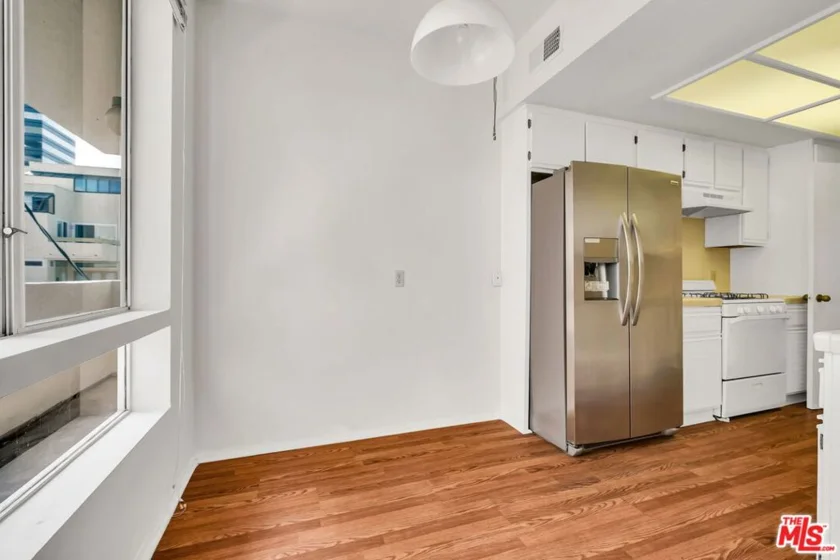 1164 Wellesley Avenue #204 photo 5