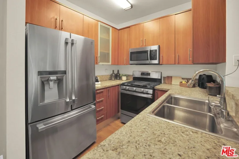 620 S Gramercy Place #135 photo 24