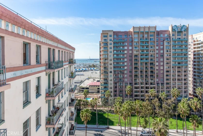 455 E Ocean Boulevard #1106 photo 1