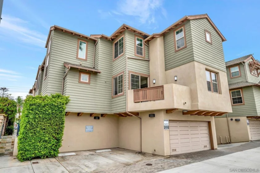1056 Pearl Street #19 photo 1