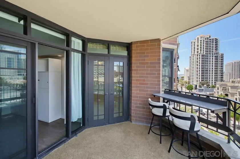 500 W Harbor #905 photo 27