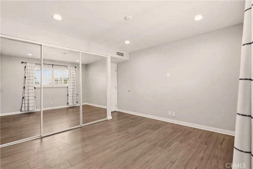 4542 Willis Avenue #302 photo 25
