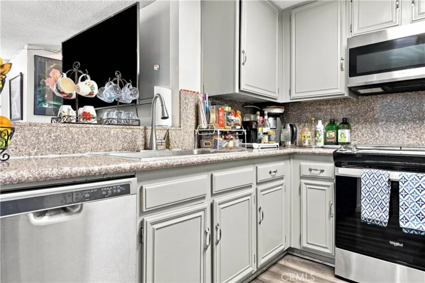 9625 Sylmar Avenue #23 photo 7