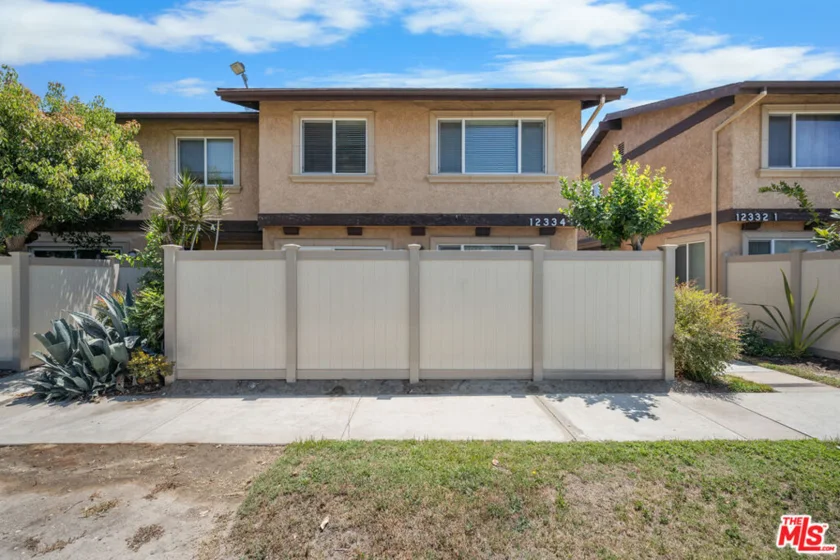 12334 Runnymede Street #5 photo 2