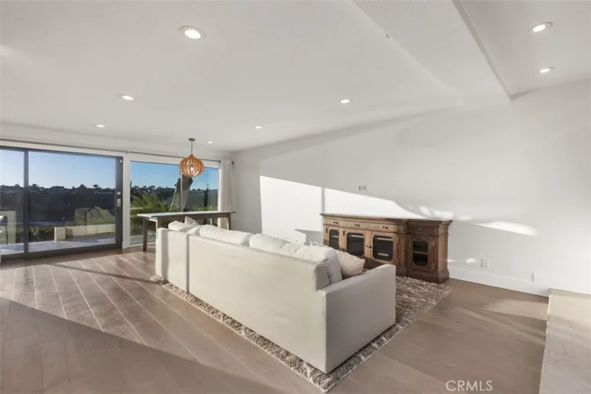 2021 Avenida Chico photo 7