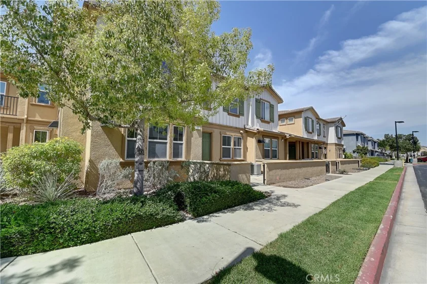26287 Iris Avenue #E photo 27