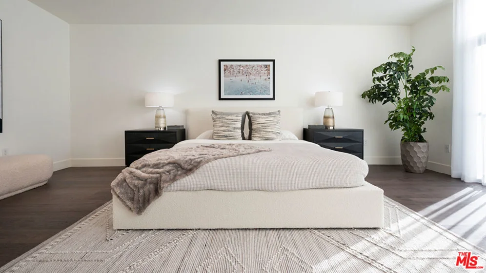 425 N Palm Drive #301 photo 1