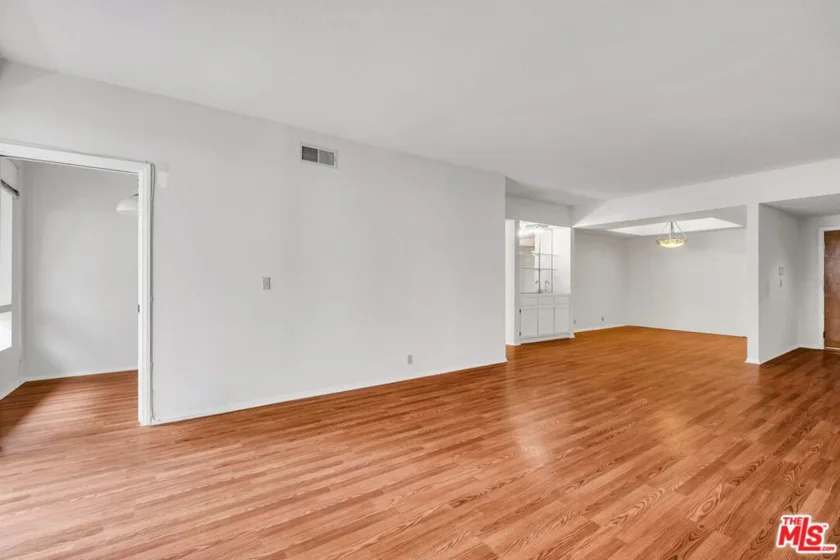 1164 Wellesley Avenue #204 photo 41