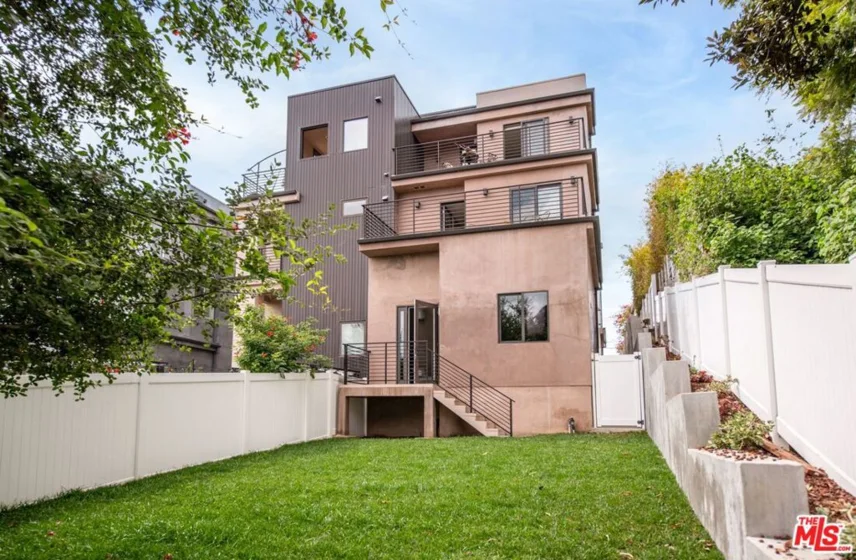 1882 Lucretia Avenue photo 37