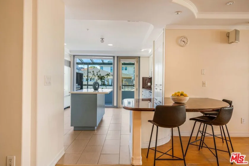 1645 Malcolm Avenue #302 photo 39