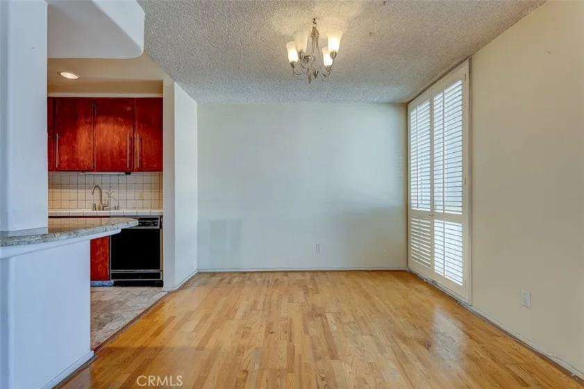 5454 Zelzah Avenue #215 photo 2