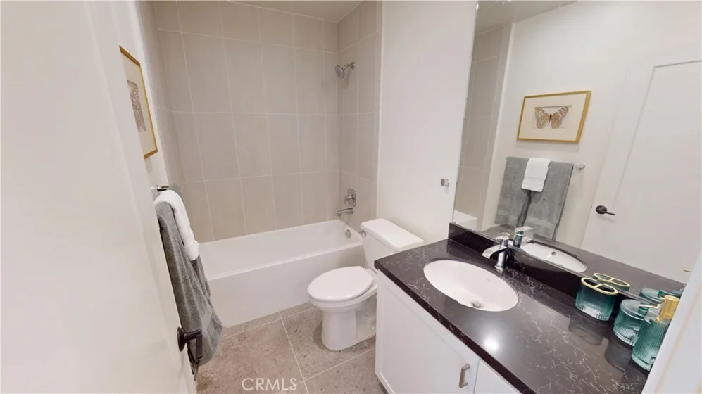 1878 E Walnut Street #319 photo 9