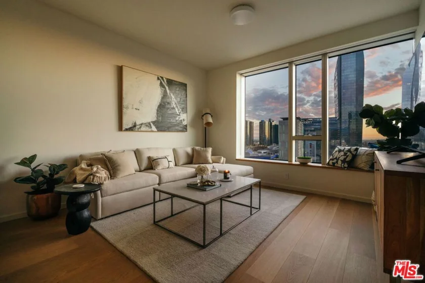 889 Francisco Street #1801 photo 34