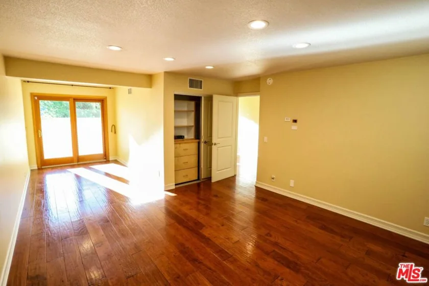 17097 Palisades Circle photo 4