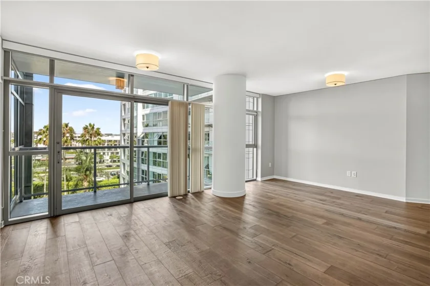 13650 Marina Pointe Drive #609 photo 9