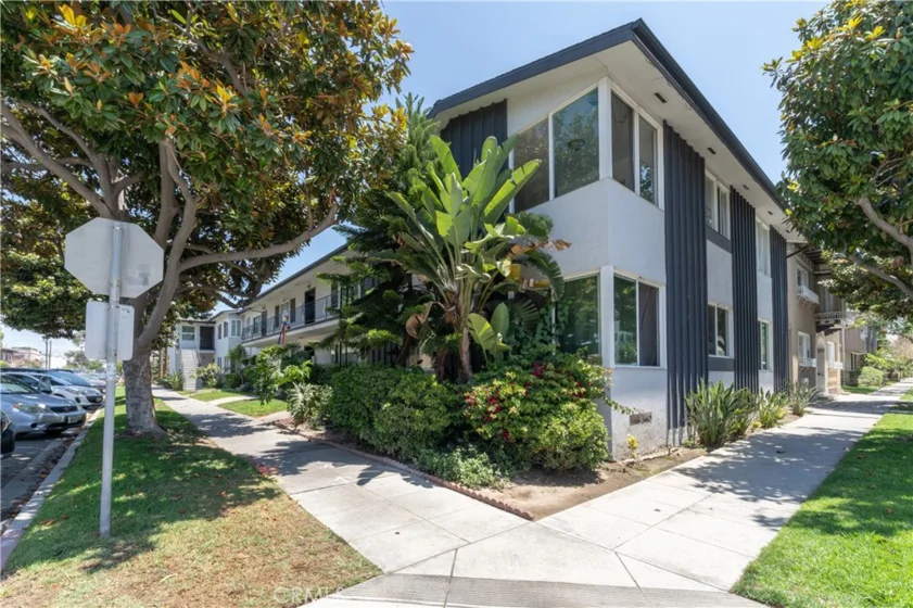 100 Cerritos Avenue #7 photo 18