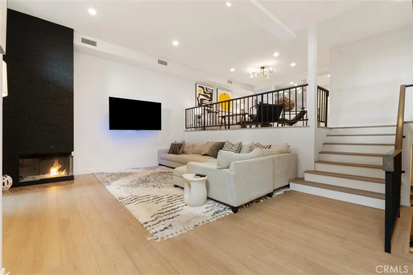 5305 White Oak Avenue #E photo 1