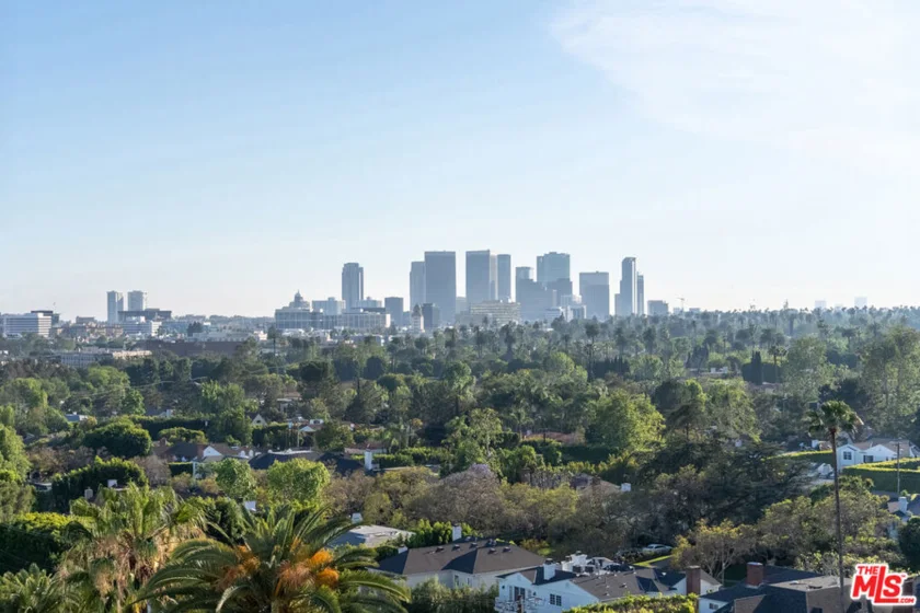 838 N Doheny Drive #1001 photo 22