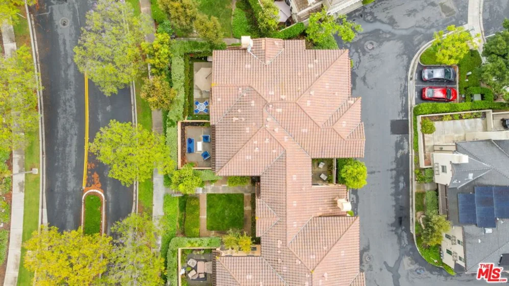10 Aryshire Lane photo 36