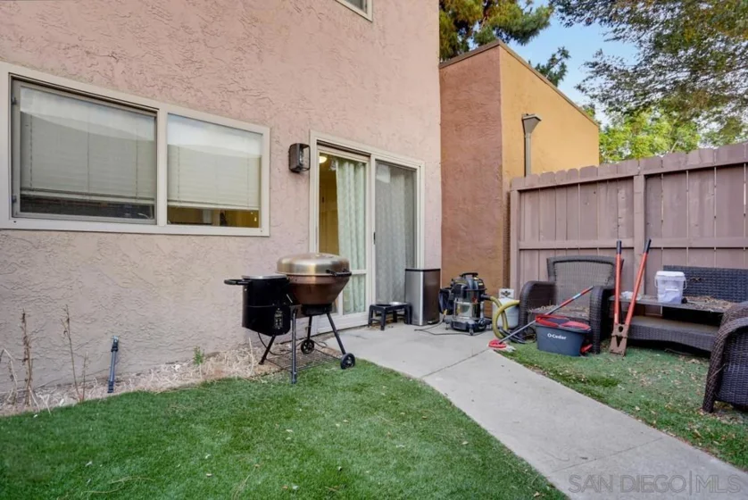 1451 N Broadway #B photo 25