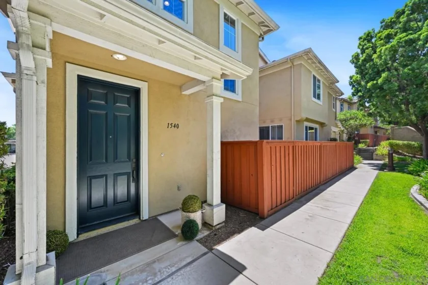 1540 Nightfall Lane photo 3