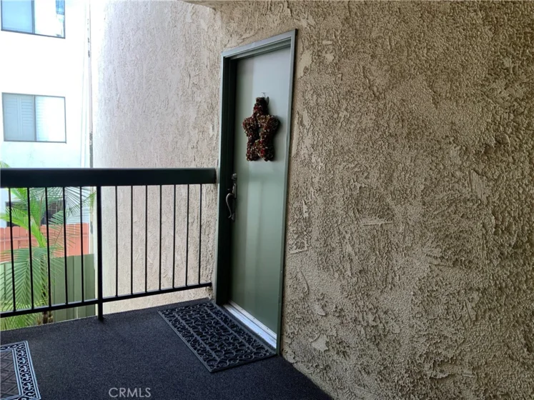 409 Burchett #220 photo 6