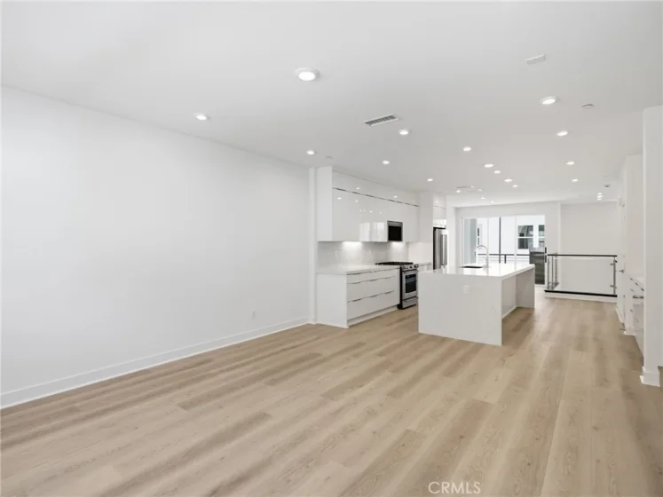 2513 Everly Court photo 3