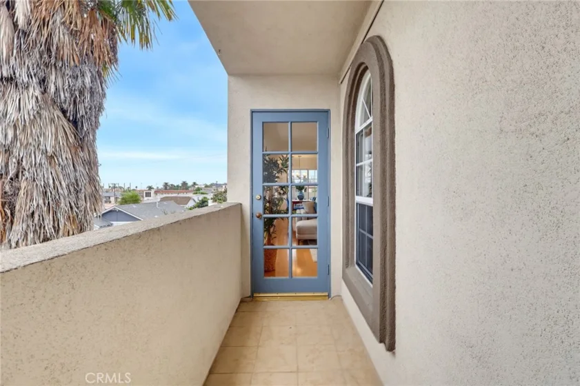 1073 W 9th Street #202 photo 35