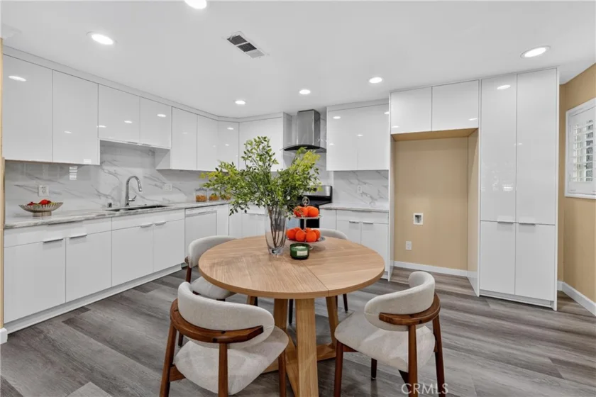 13930 Parkway photo 13