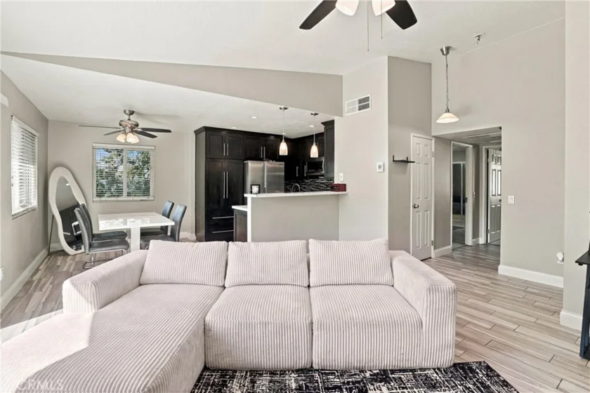 2616 Avenida Del Vista #B204 photo 3