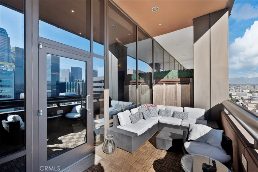 1100 Wilshire Boulevard #1707 photo 35