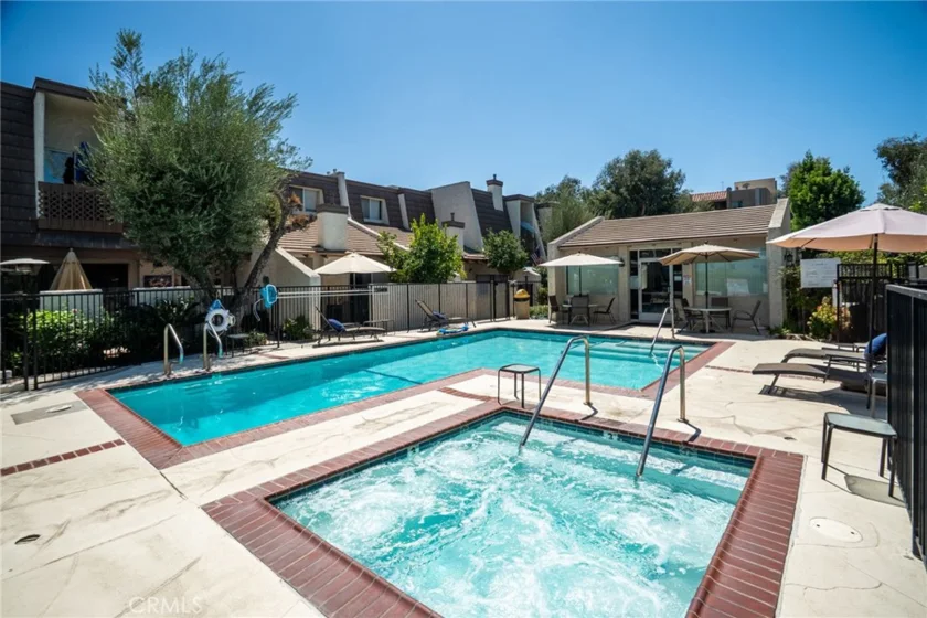 18360 Collins #L photo 34