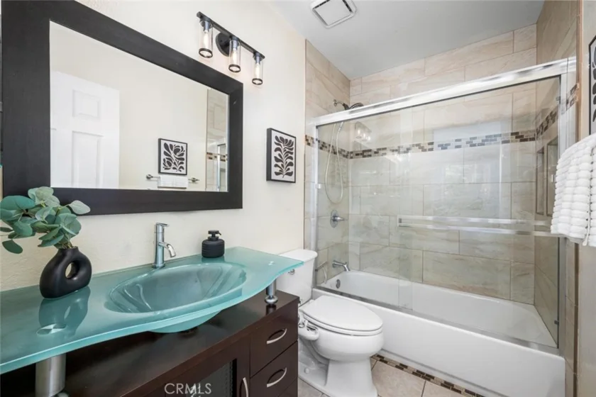 152 Greenmoor #64 photo 20