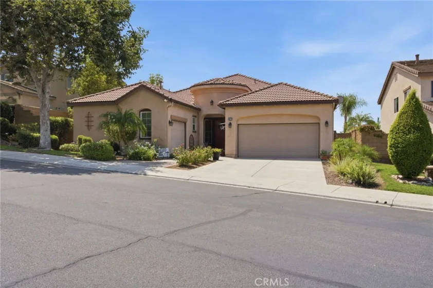 35777 Abelia Street photo 2