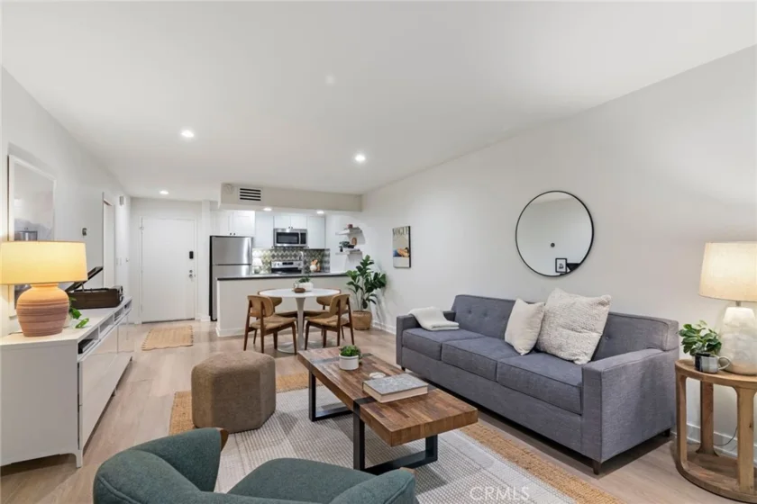 750 N Kings Road #111 photo 5