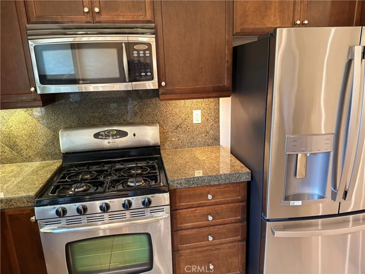 15231 Calverton photo 9