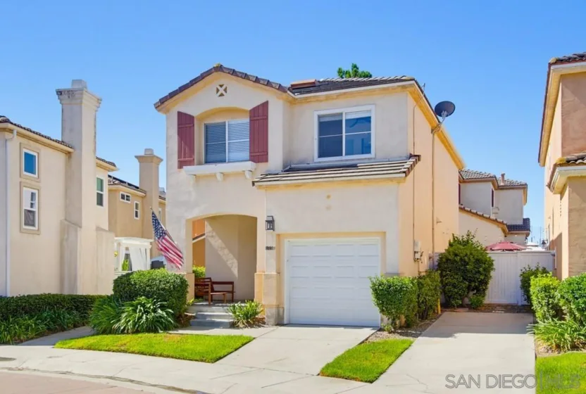 1228 La Vida Court photo 3