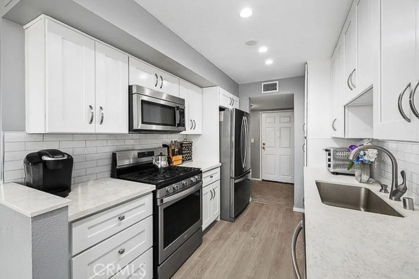 4501 Cedros Avenue #239 photo 8