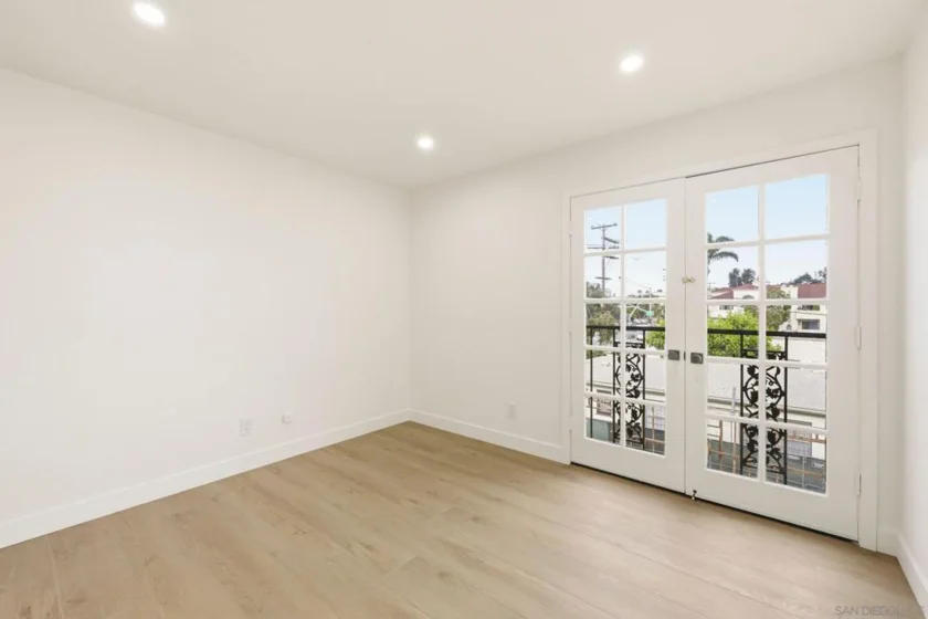 1263 Robinson #13 photo 17
