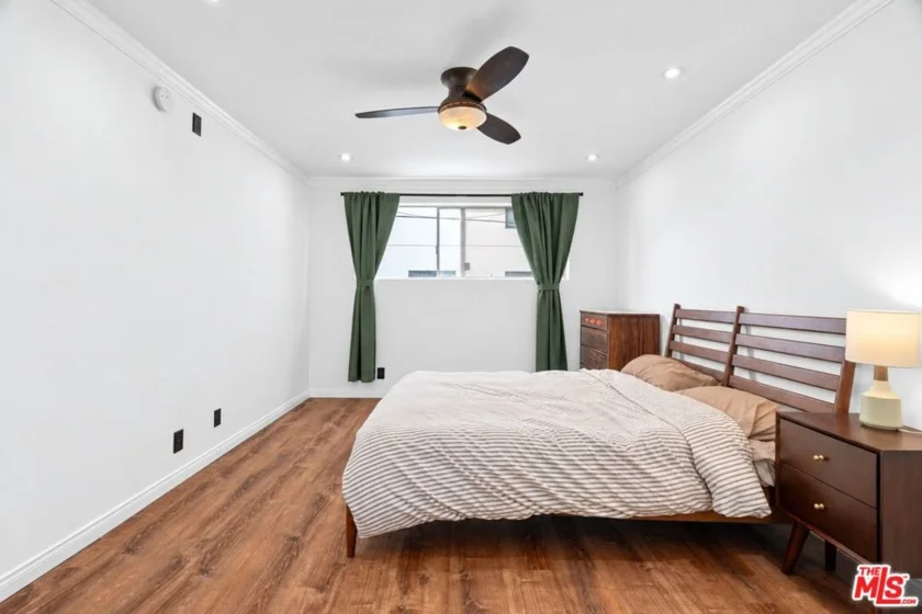 6160 Whitsett Avenue #10 photo 9