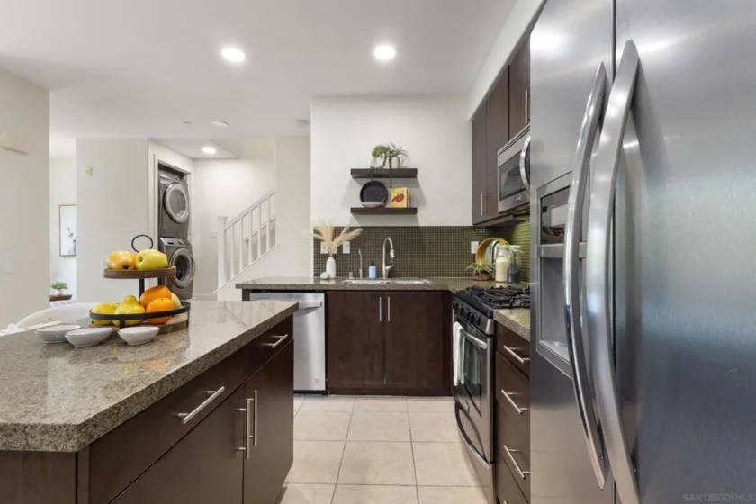 2104 Cosmo Way photo 13